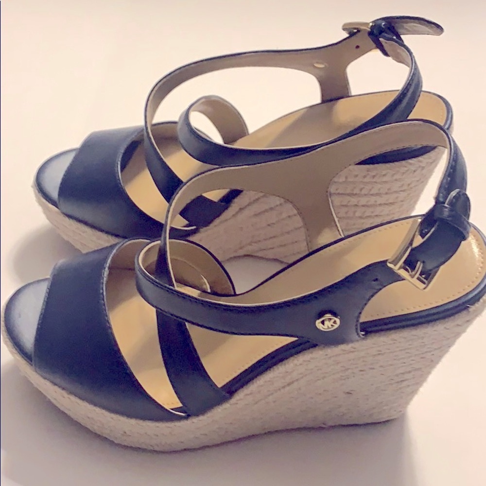 Michael Kors Martyna Sandal! - Picture 4 of 6